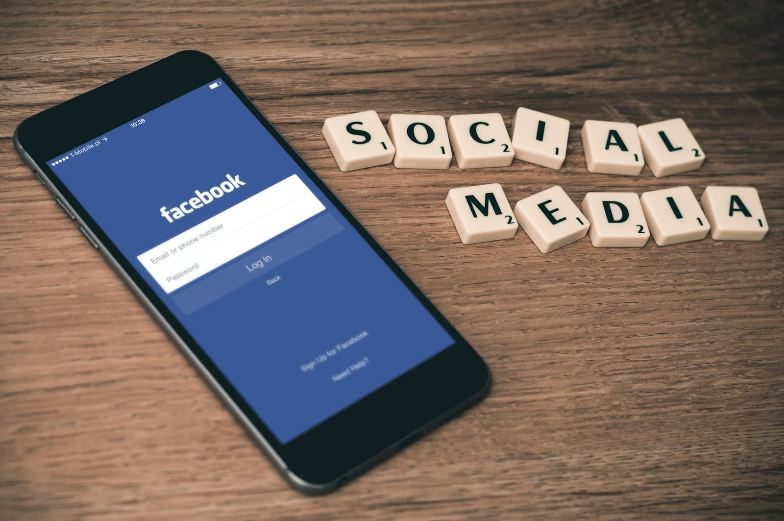 Phone with social media tiles